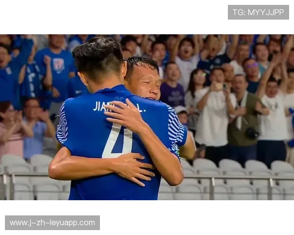 上海申花拉唐前场压迫抢断制造反击,攻守转换如行云流水