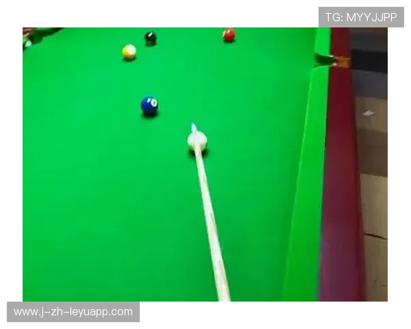 台球大师精准控球，清台过程如艺术品