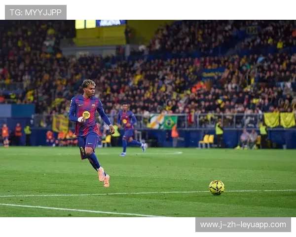 巴萨整体攻防训练更平衡——足球世界的智慧与艺术